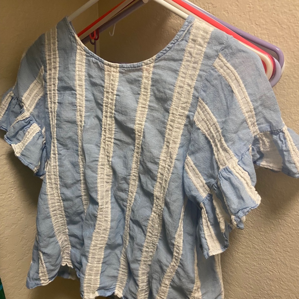 Open tied back striped blouse